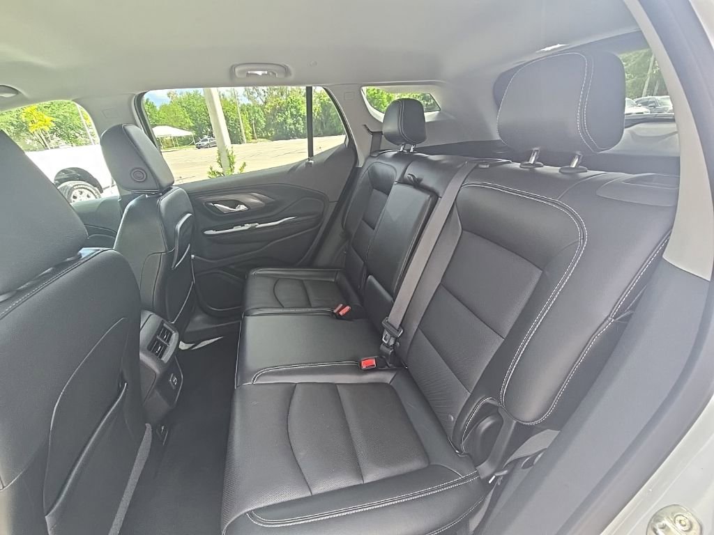 Used 2023 GMC Terrain SLT image 27