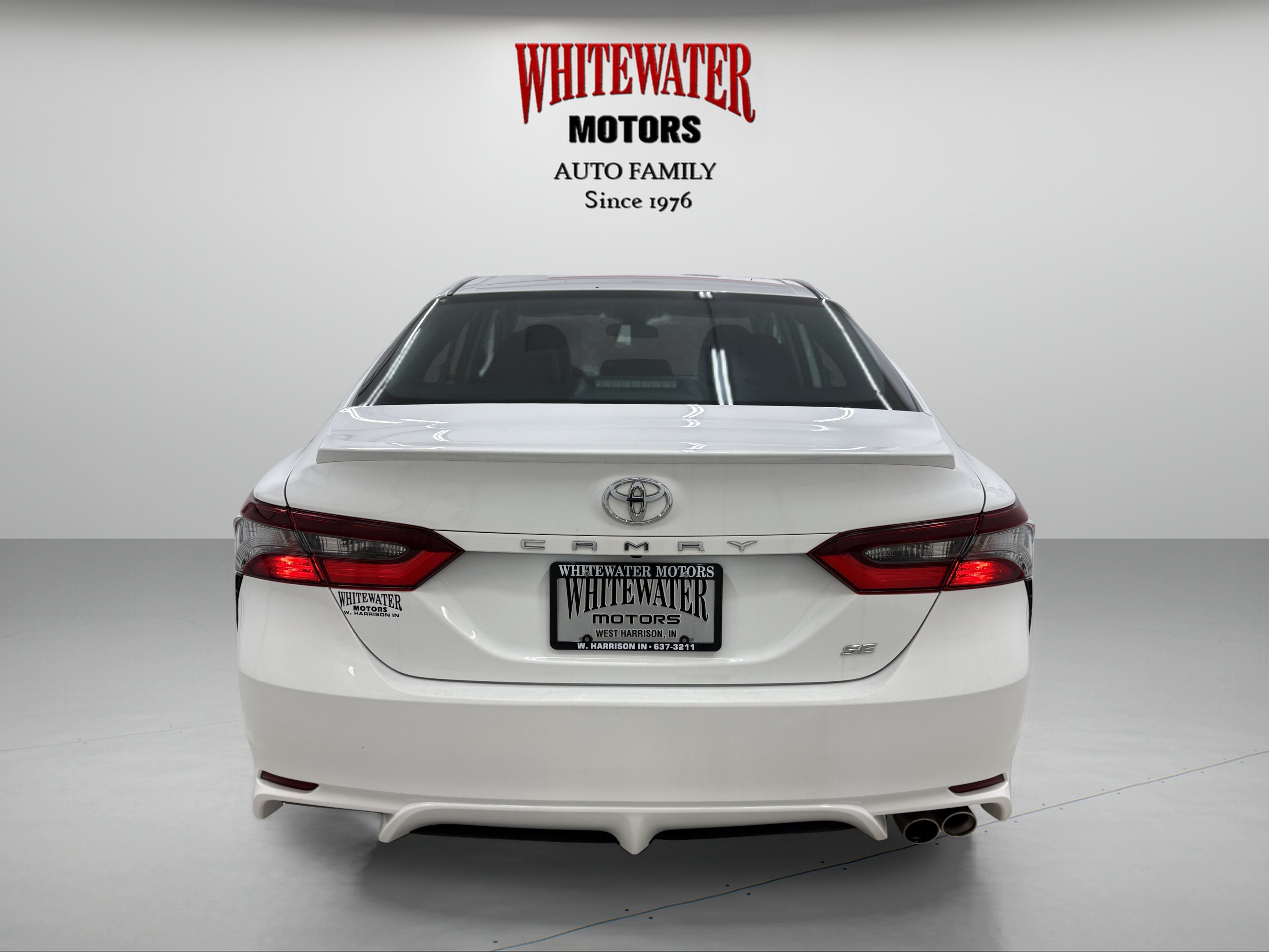 Used 2023 Toyota Camry SE FWD image 3