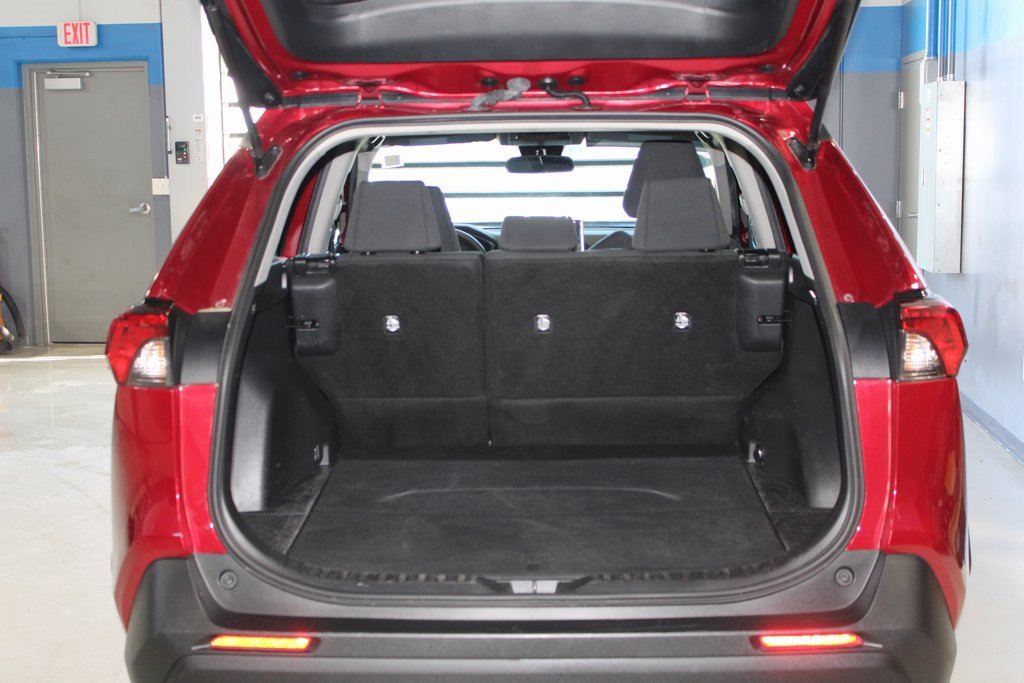 Used 2023 Toyota RAV4 LE image 40