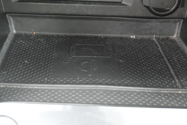 Used 2023 Volkswagen Tiguan SE w/ Panoramic Sunroof Package FWD image 25