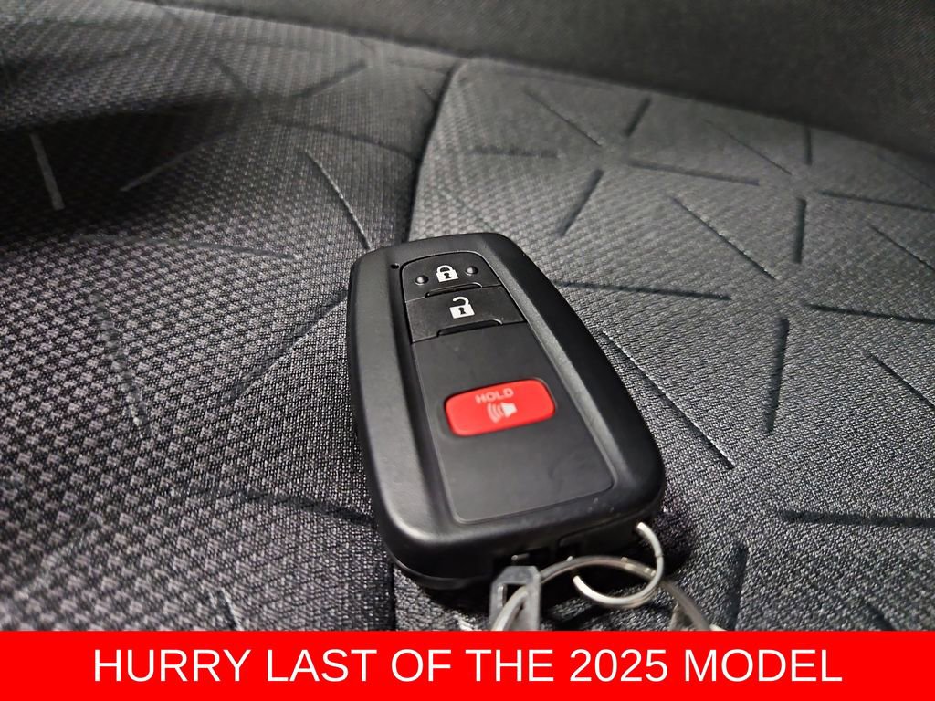 New 2025 Toyota RAV4 XLE image 28