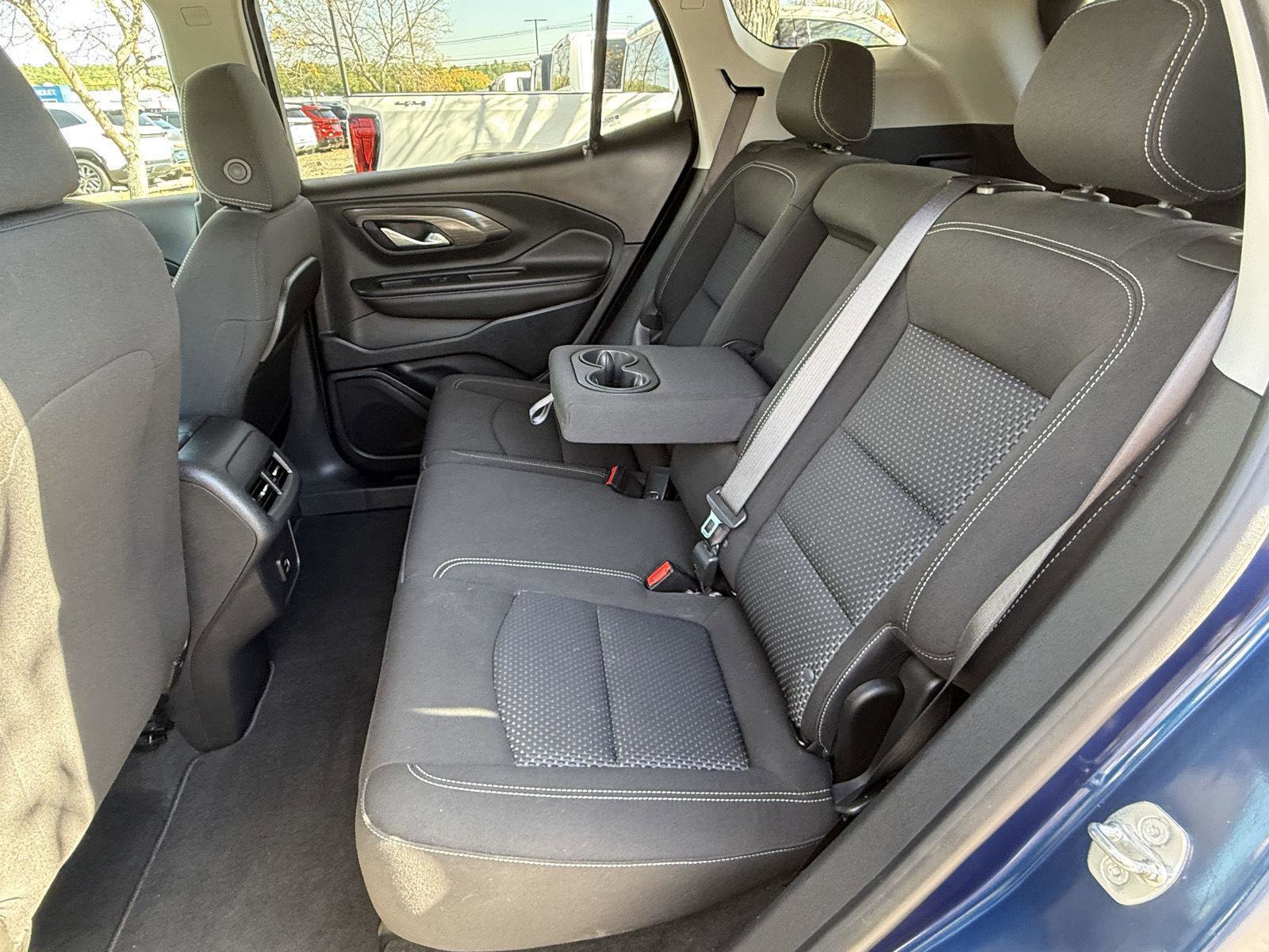 Used 2023 GMC Terrain SLE w/ Driver Convenience Package image 12