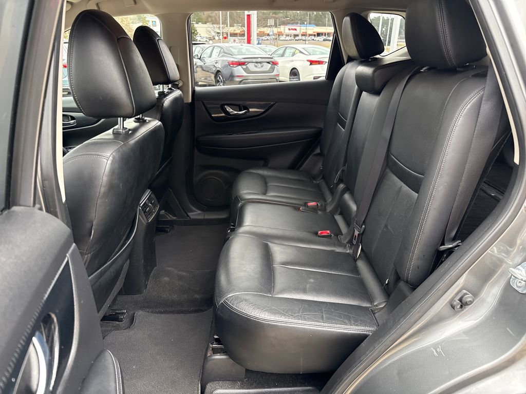 Used 2017 Nissan Rogue SL image 25