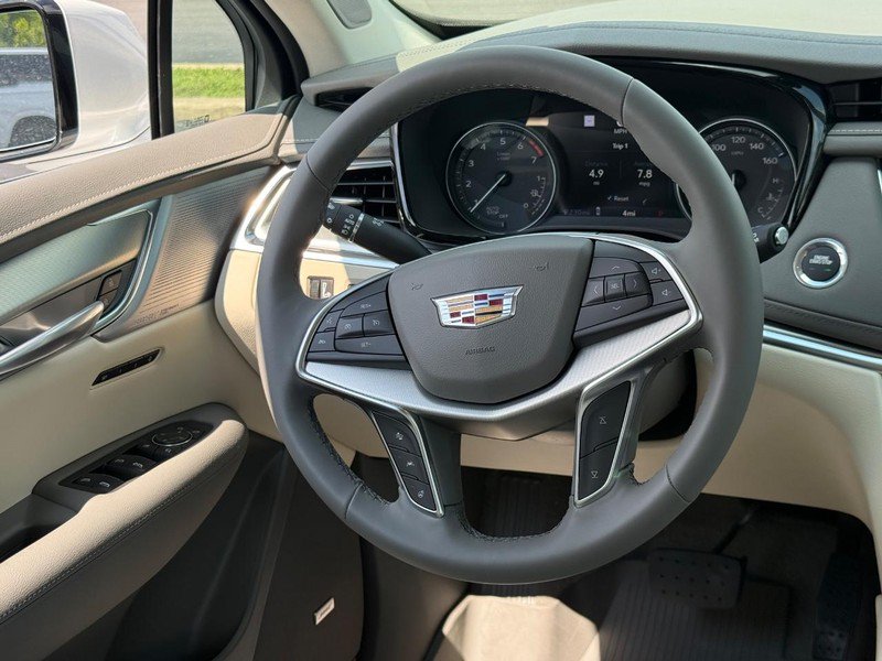 New 2026 Cadillac XT5 Premium Luxury w/ Driver Assist Package FWD image 7