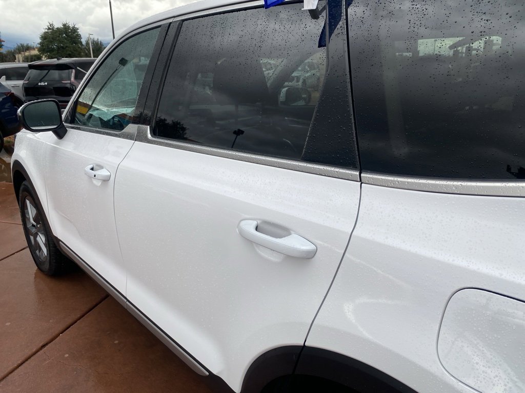 Used 2023 Kia Telluride LX image 14