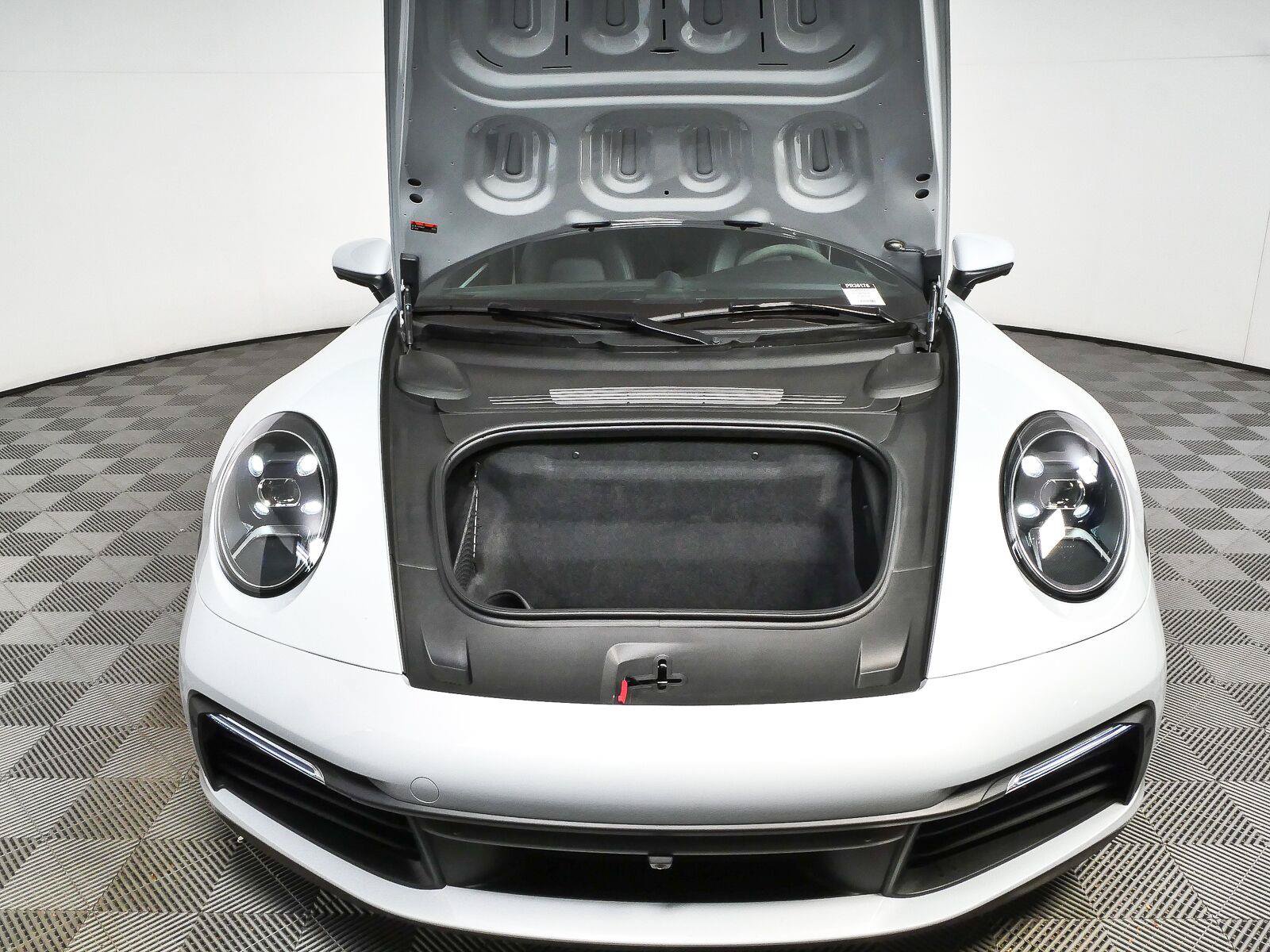 Certified 2024 Porsche 911 Targa 4S w/ Premium Package AWD/4WD image 30