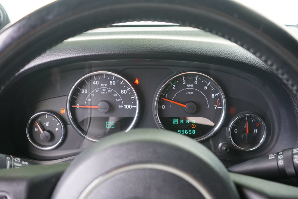 Used 2012 Jeep Wrangler Unlimited Sahara w/ Dual Top Group AWD/4WD image 19