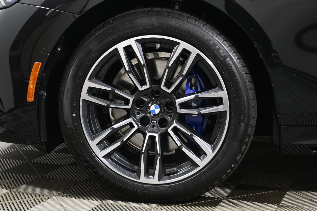 Used 2026 BMW 530i xDrive w/ M Sport Package AWD/4WD image 12