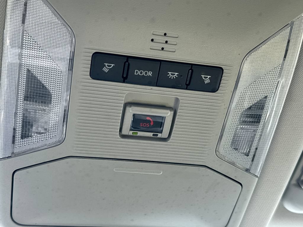 Used 2025 Toyota RAV4 XLE AWD/4WD image 31