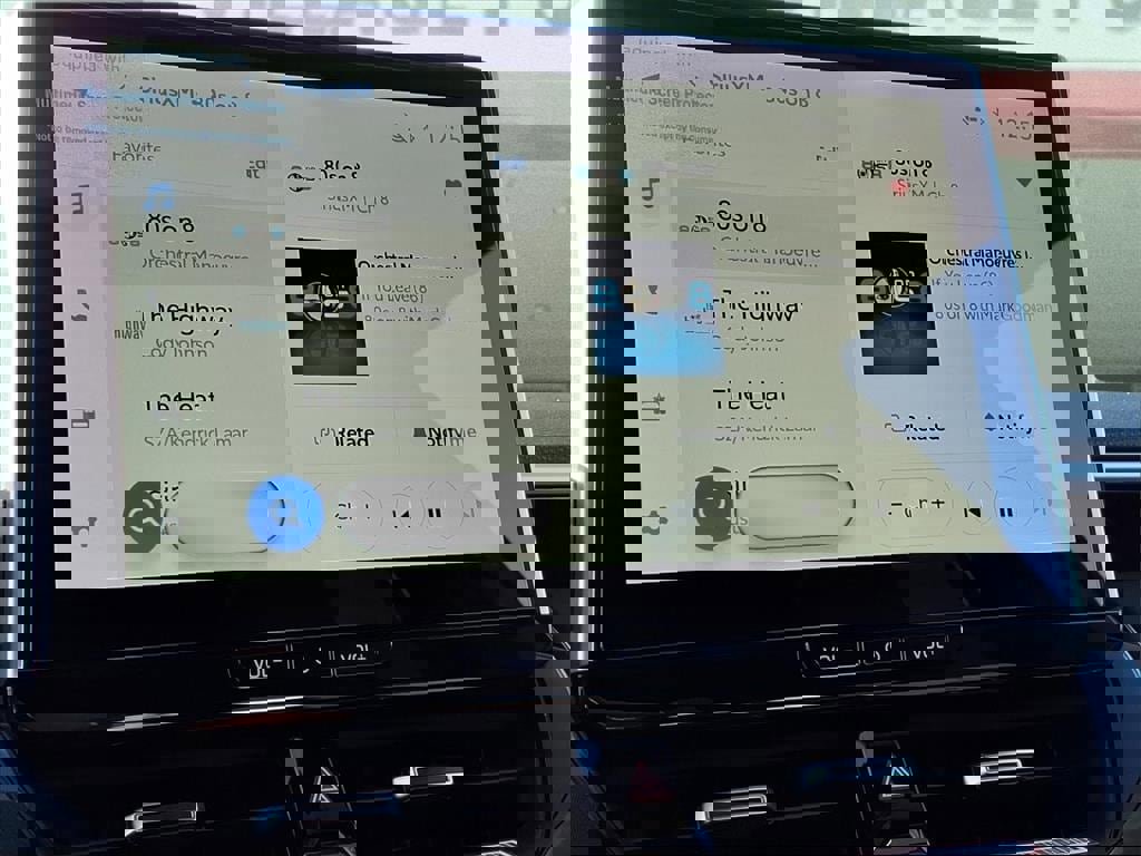 Certified 2026 Toyota Corolla Cross XSE image 18