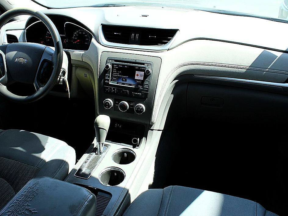 Used 2014 Chevrolet Traverse LS FWD image 17