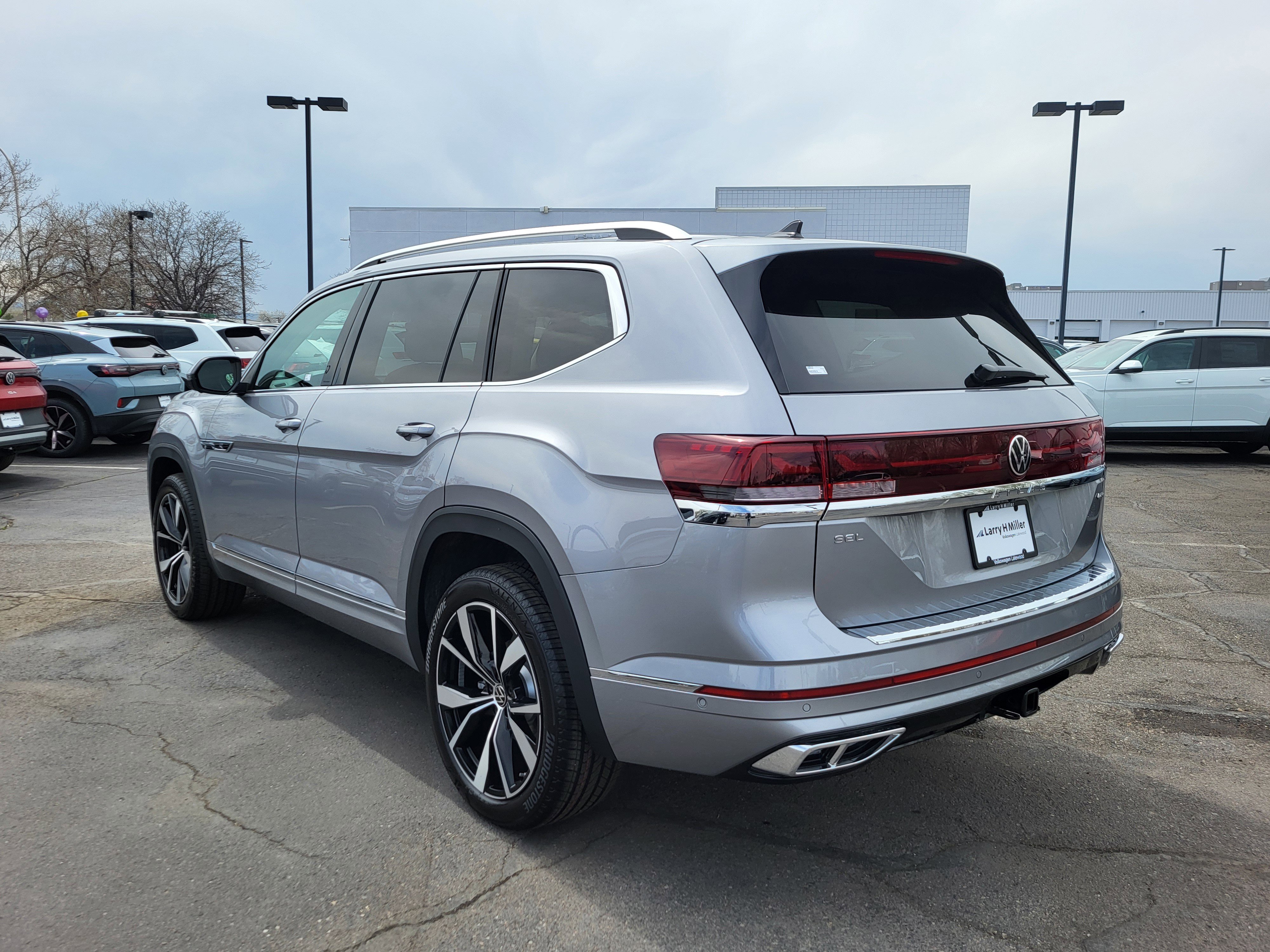 New 2025 Volkswagen Atlas SEL Premium R-Line image 3