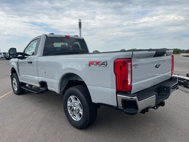 New 2026 Ford F350 4x4 Regular Cab Super Duty image 4
