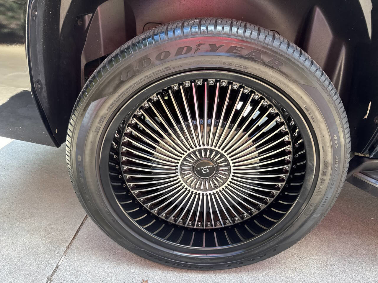 Used 2012 Cadillac Escalade Luxury image 32