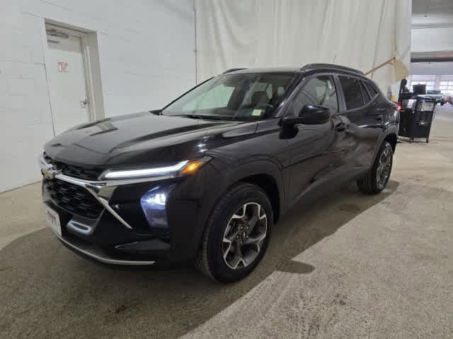 Used 2024 Chevrolet Trax LT FWD image 1