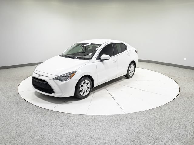 Used 2019 Toyota Yaris L FWD image 31