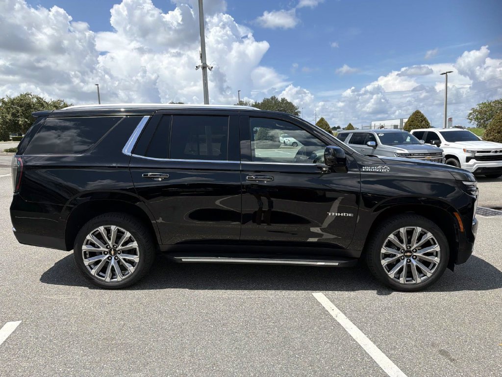 Used 2025 Chevrolet Tahoe High Country AWD/4WD image 6