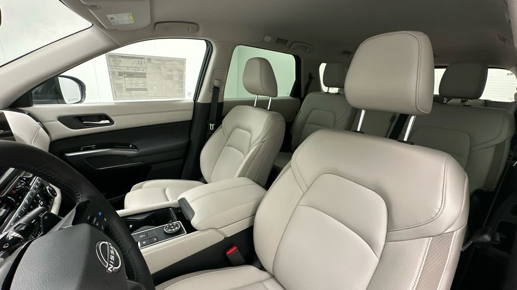 New 2026 Nissan Pathfinder SL AWD/4WD image 9