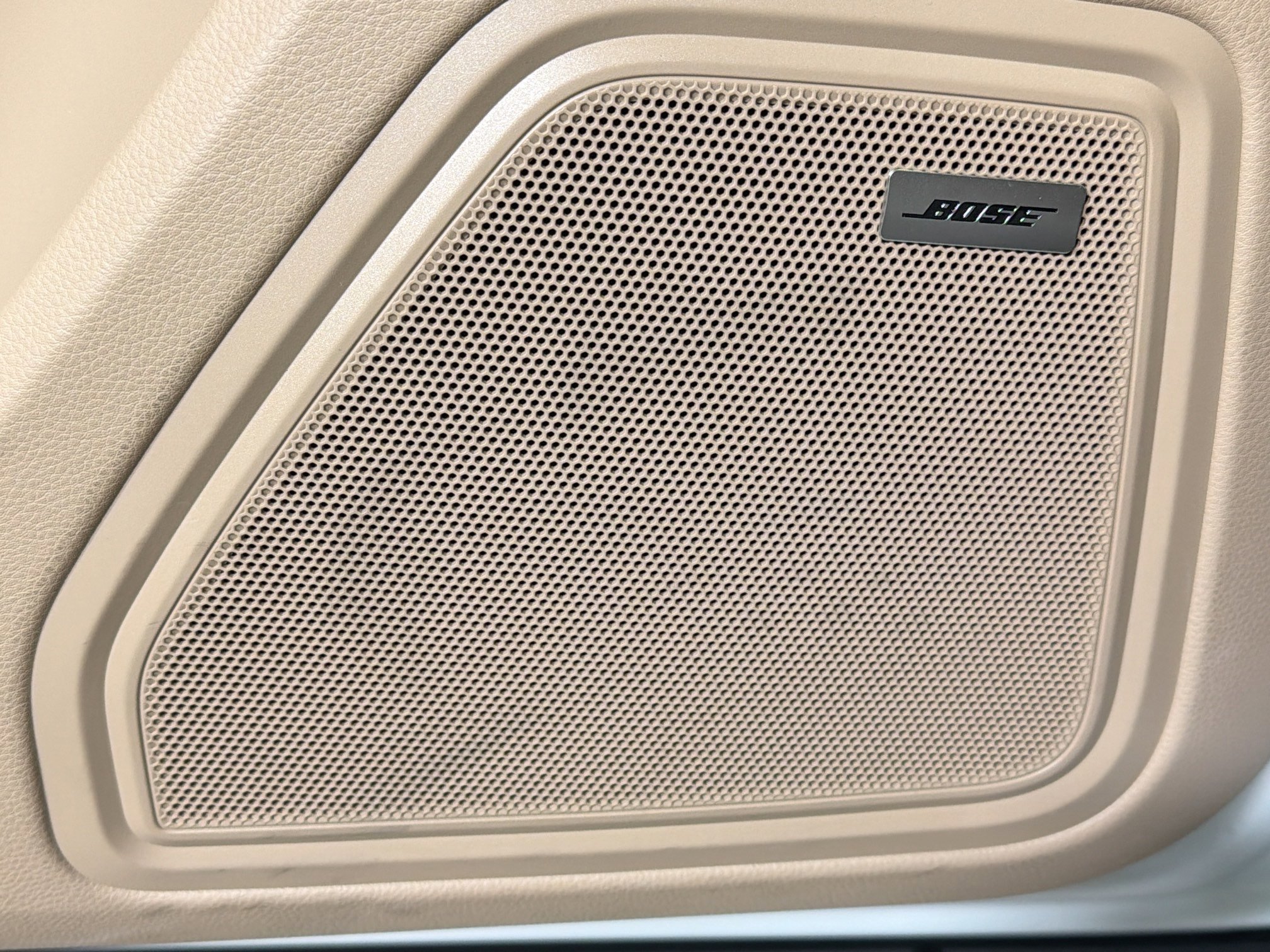 Certified 2025 Porsche Macan image 24