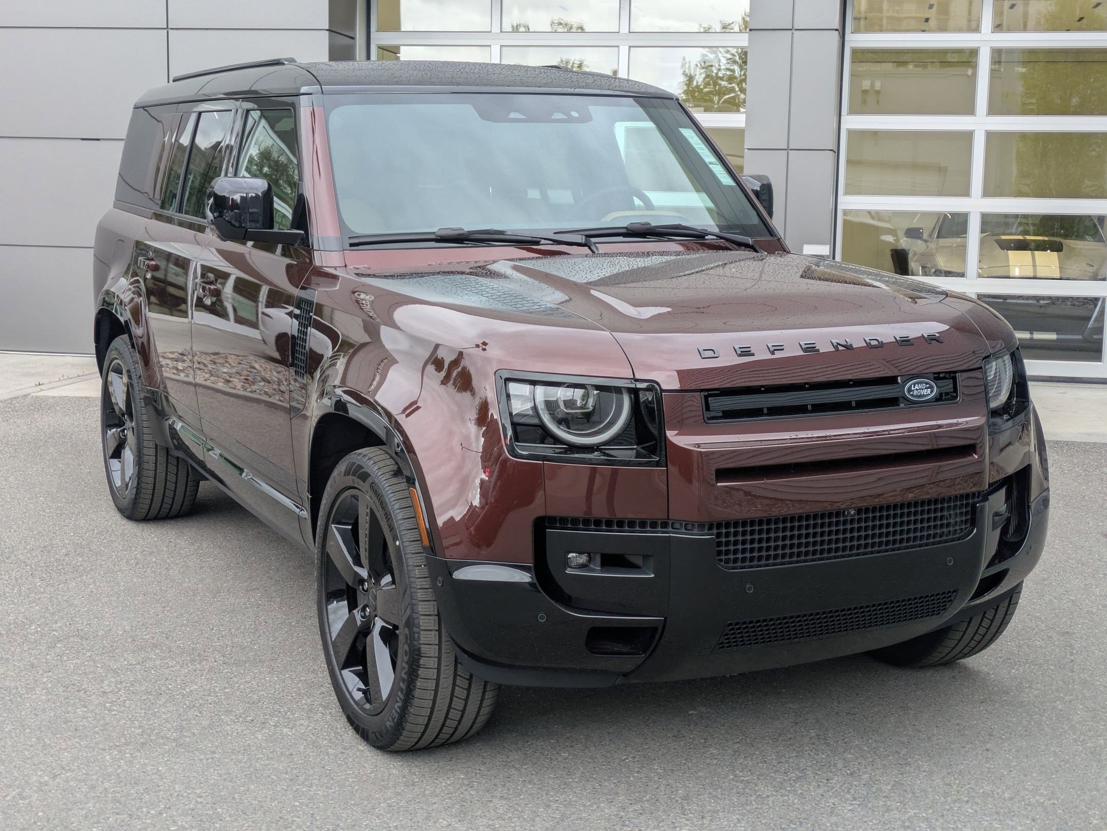 New 2026 Land Rover Defender 130 X-Dynamic SE AWD/4WD image 3