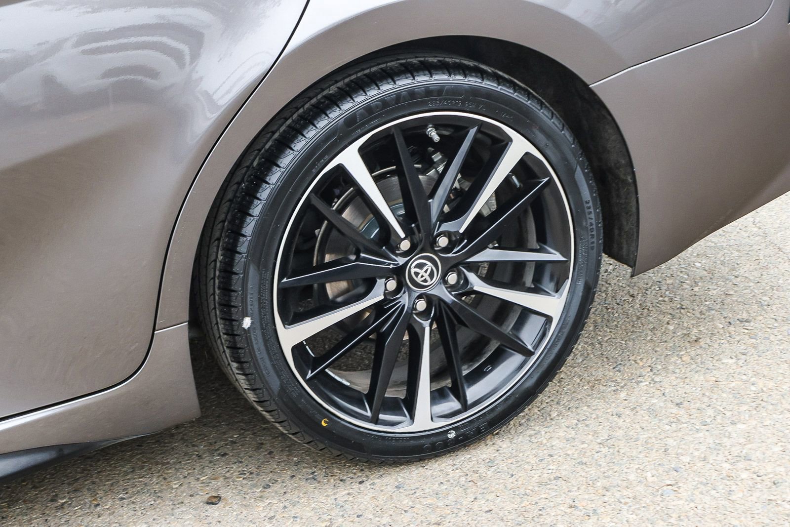 Used 2018 Toyota Camry XSE w/ Driver Assist Package image 10