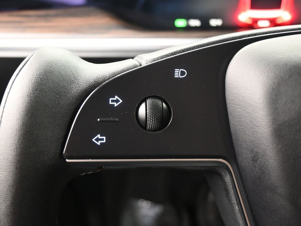 Used 2023 Tesla Model X image 19