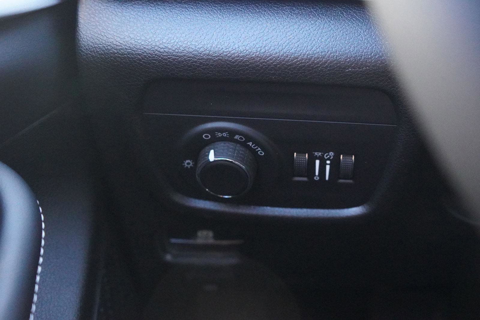 New 2026 Jeep Grand Cherokee Altitude image 19