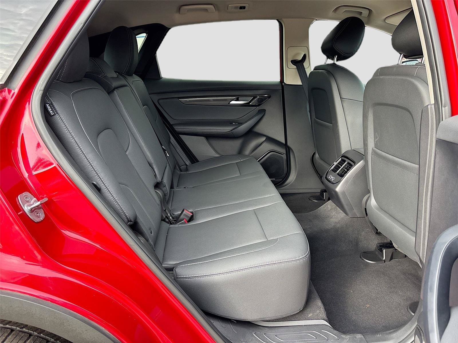 New 2025 VinFast VF 8 Eco AWD/4WD image 26