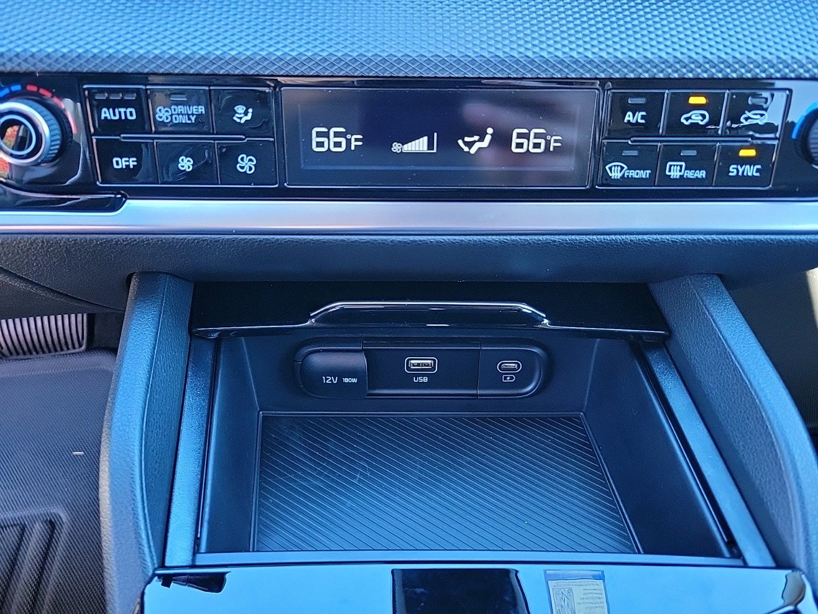 New 2025 Kia Sportage LX FWD image 10