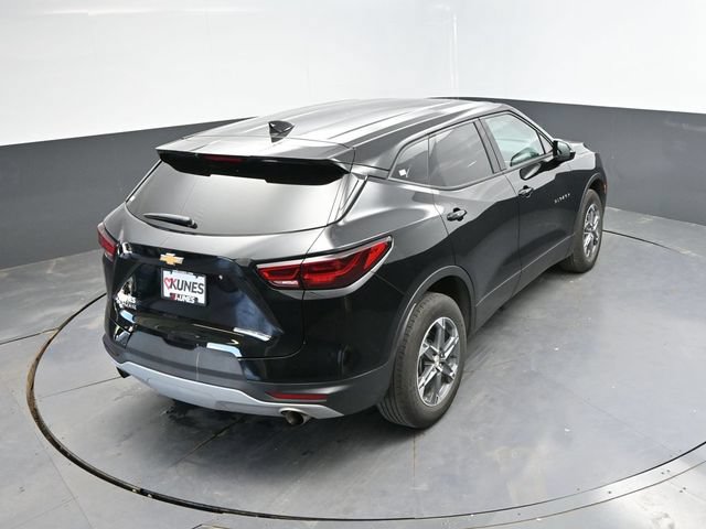 Used 2025 Chevrolet Blazer LT FWD image 37