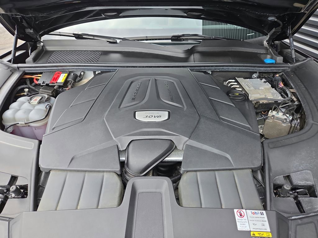 Certified 2022 Porsche Cayenne image 32