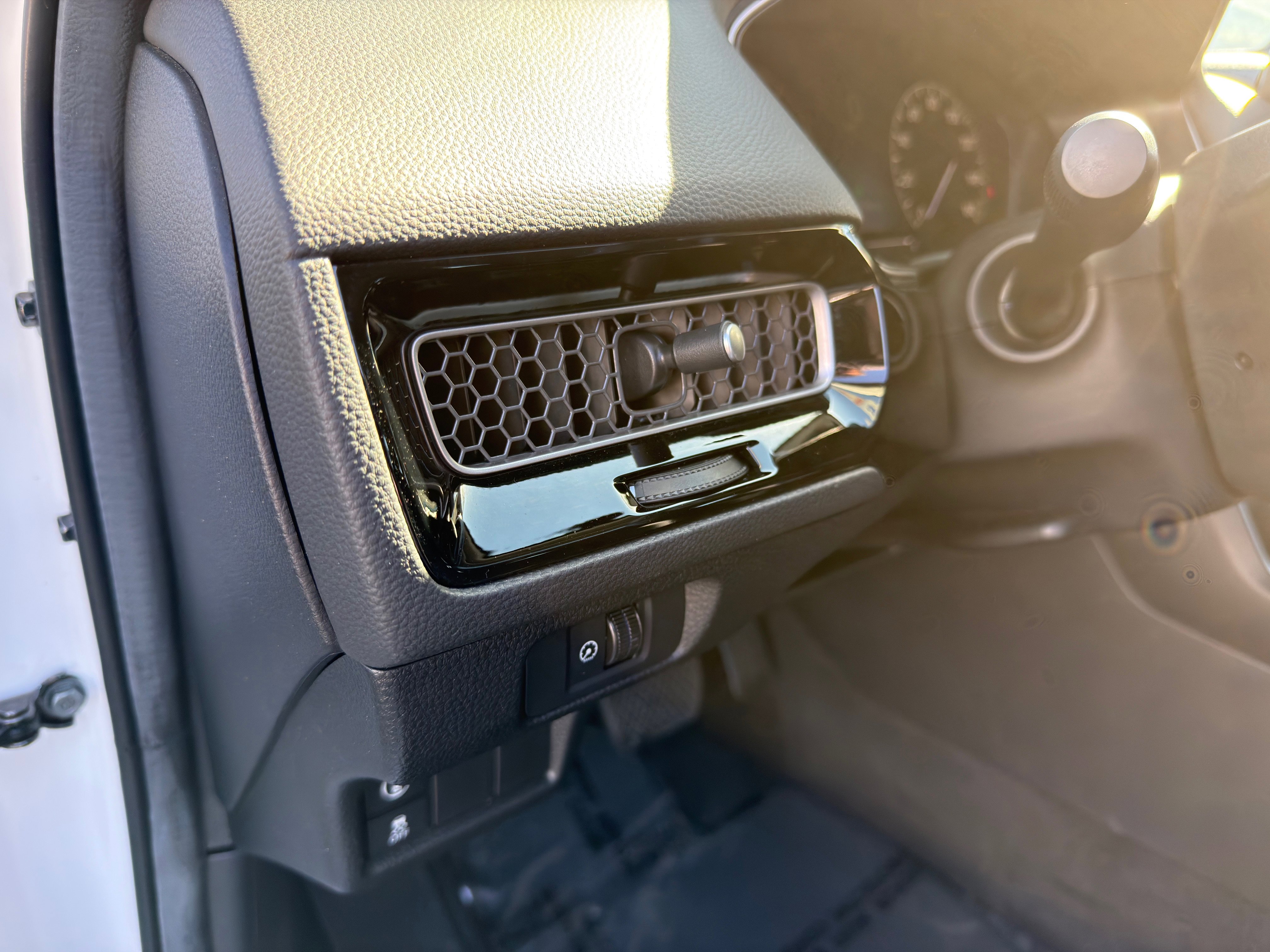 Used 2024 Honda Civic EX-L image 20