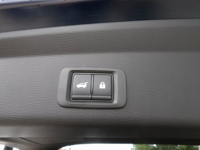 New 2025 Mitsubishi Outlander SE image 11