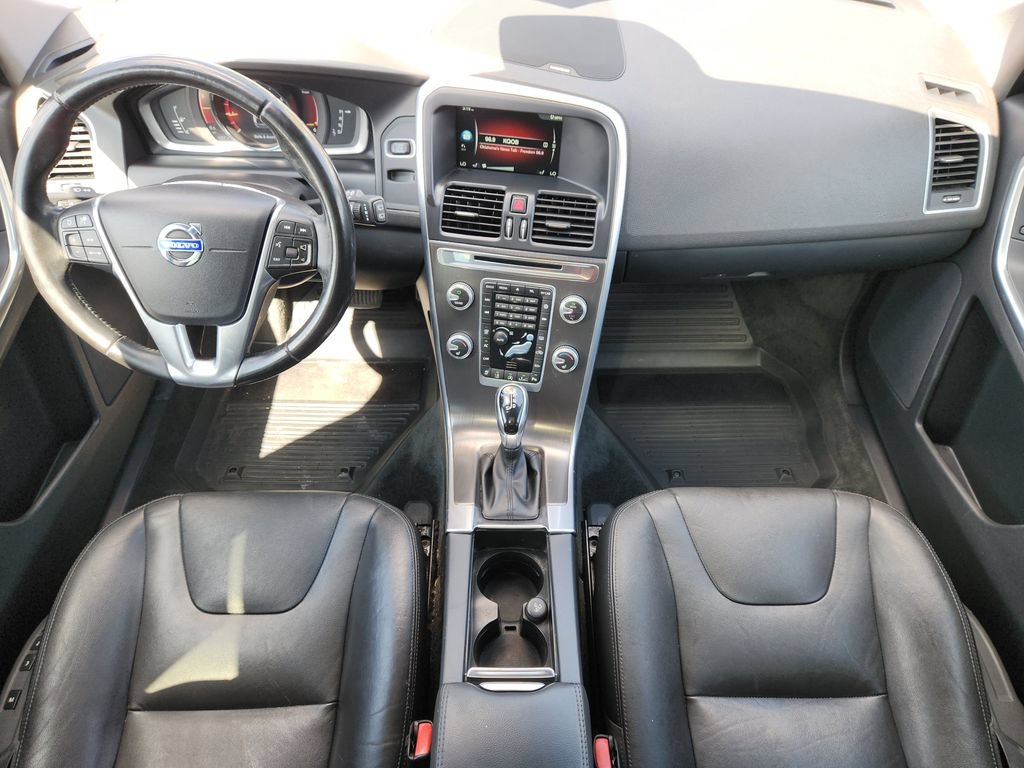 Used 2016 Volvo XC60 T5 Platinum FWD image 26