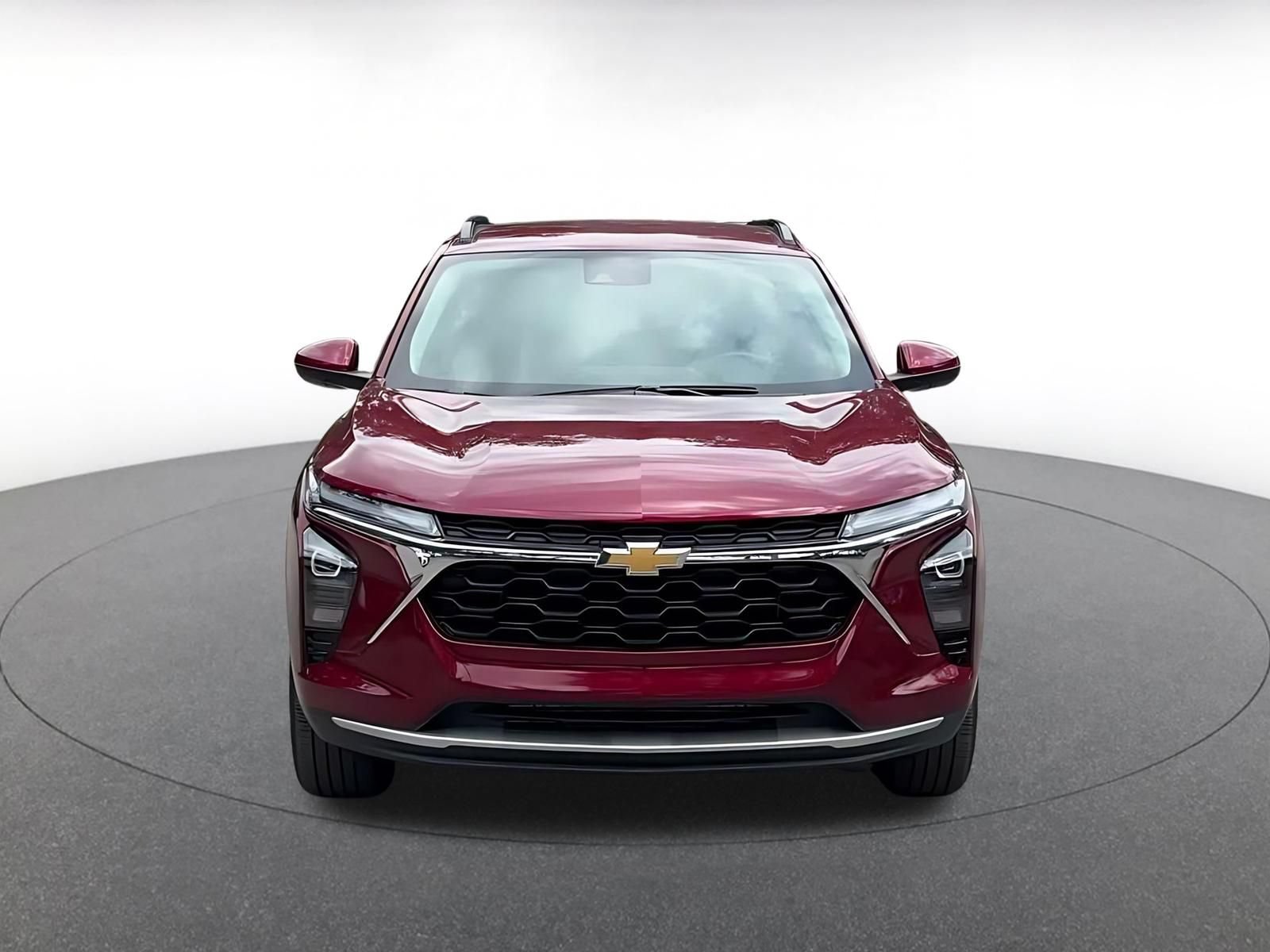 Used 2025 Chevrolet Trax LT FWD image 4