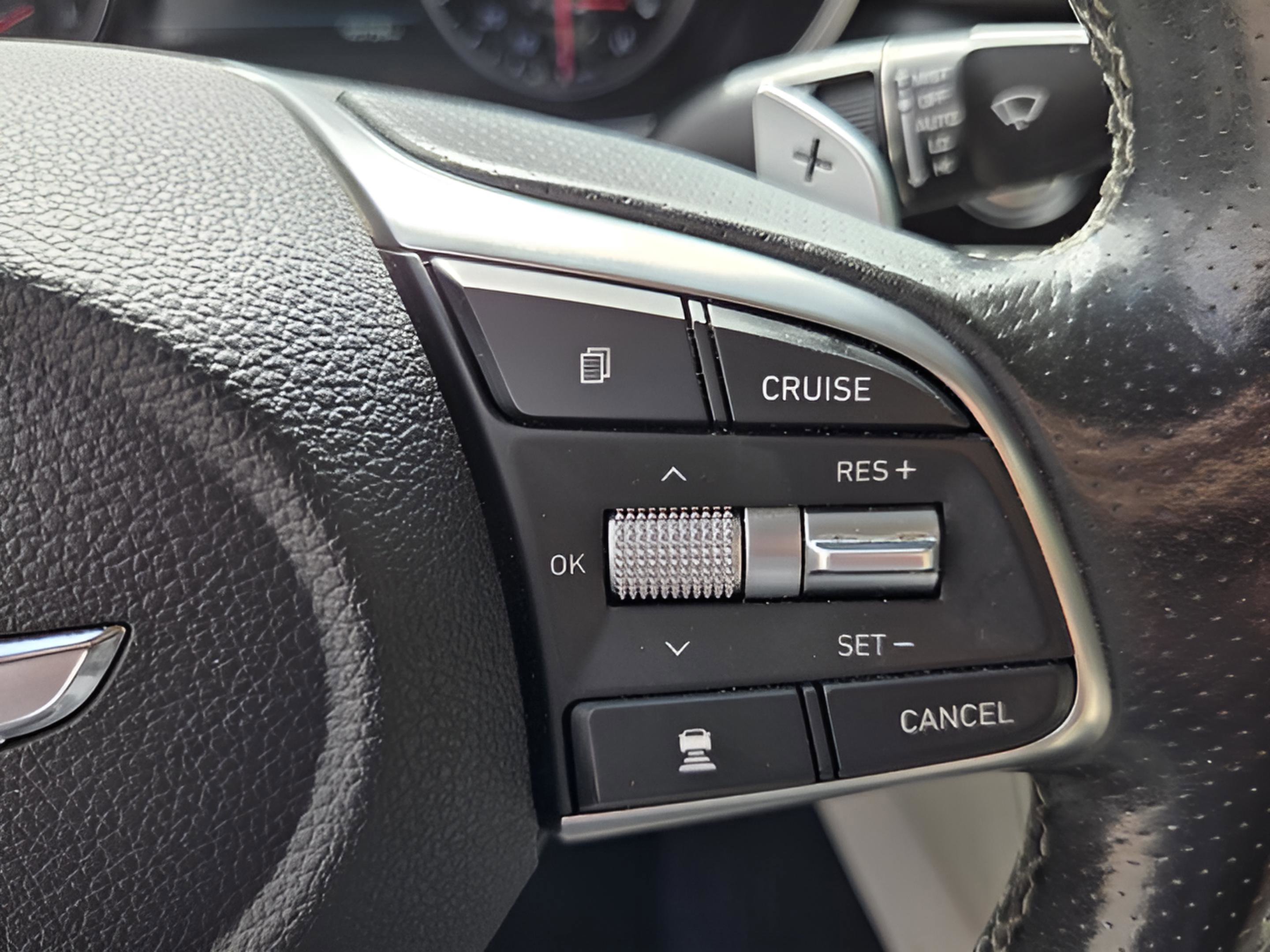 Used 2019 Genesis G70 2.0T Advanced w/ Dynamic Package RWD image 30