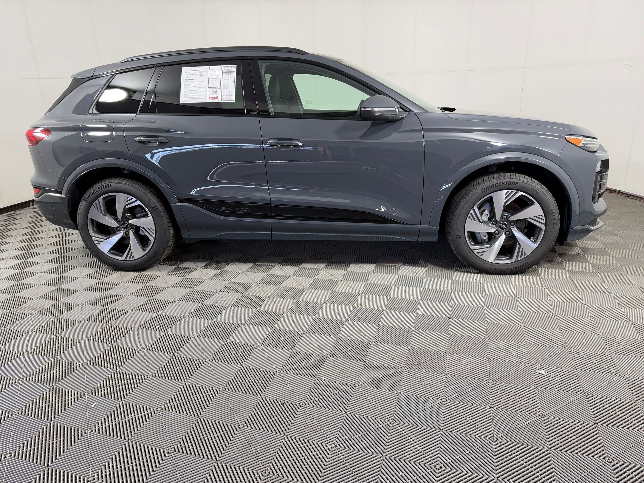 Certified 2025 Audi Q6 e-tron Premium Plus w/ Premium Plus AWD/4WD image 8