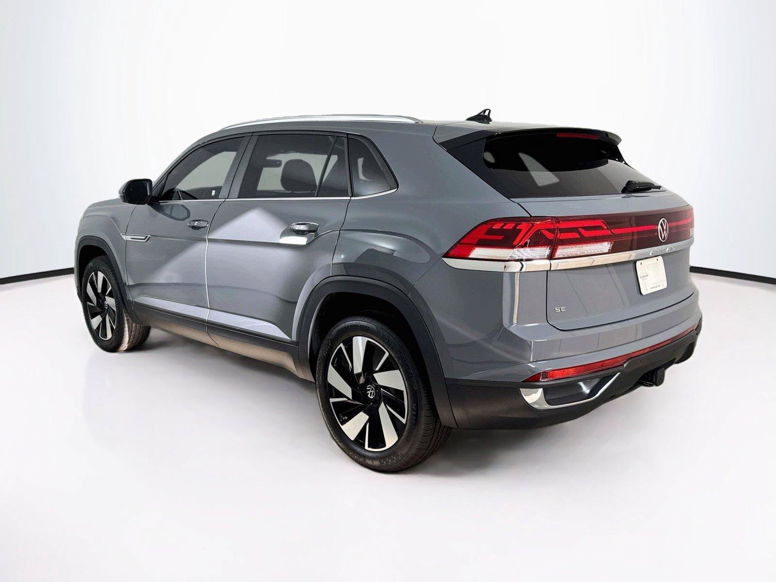 New 2026 Volkswagen Atlas Cross Sport SE FWD image 7