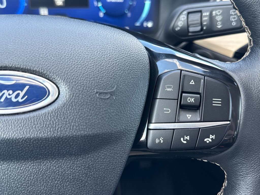 Used 2021 Ford Escape Titanium w/ Titanium Elite Package AWD/4WD image 17