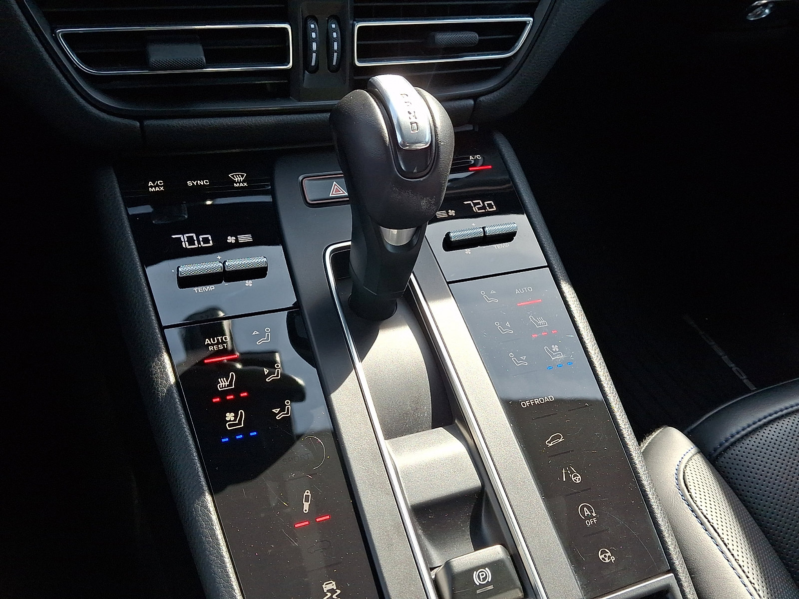 Used 2024 Porsche Macan Turbo image 22