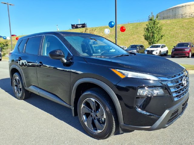 Used 2025 Nissan Rogue SV FWD image 1
