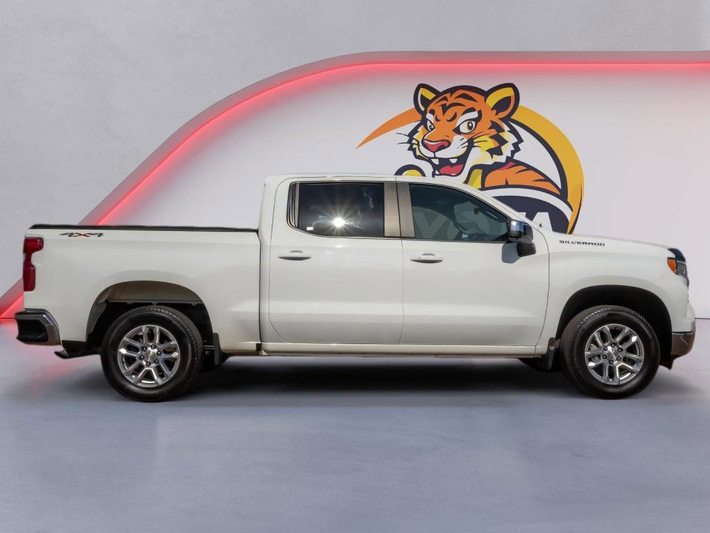 Used 2023 Chevrolet Silverado 1500 LT AWD/4WD image 4