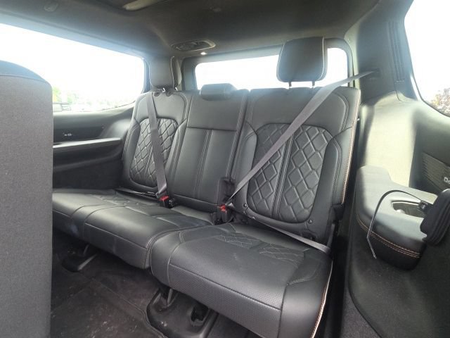Used 2024 Jeep Grand Wagoneer Series III w/ Quick Order Packagew 28T AWD/4WD image 18