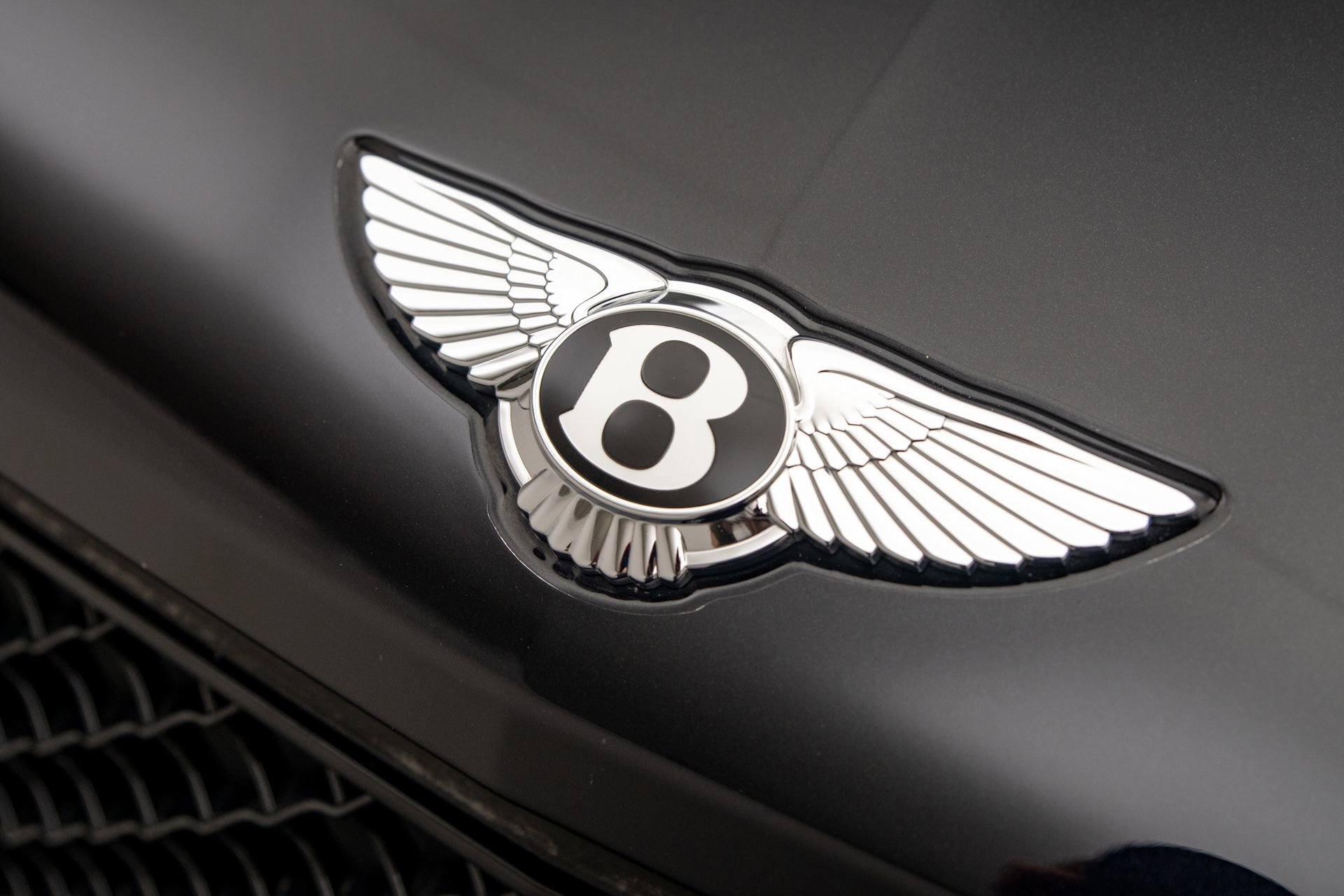 Used 2022 Bentley Bentayga AWD/4WD image 32