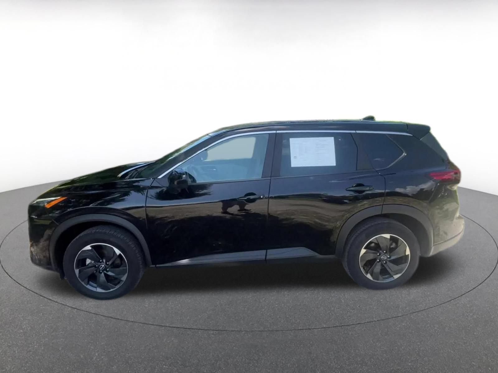 Used 2025 Nissan Rogue SV AWD/4WD image 8