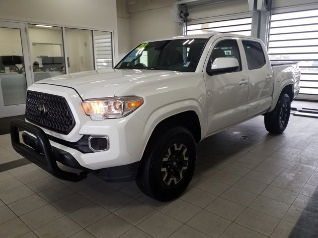 Used 2020 Toyota Tacoma SR image 2