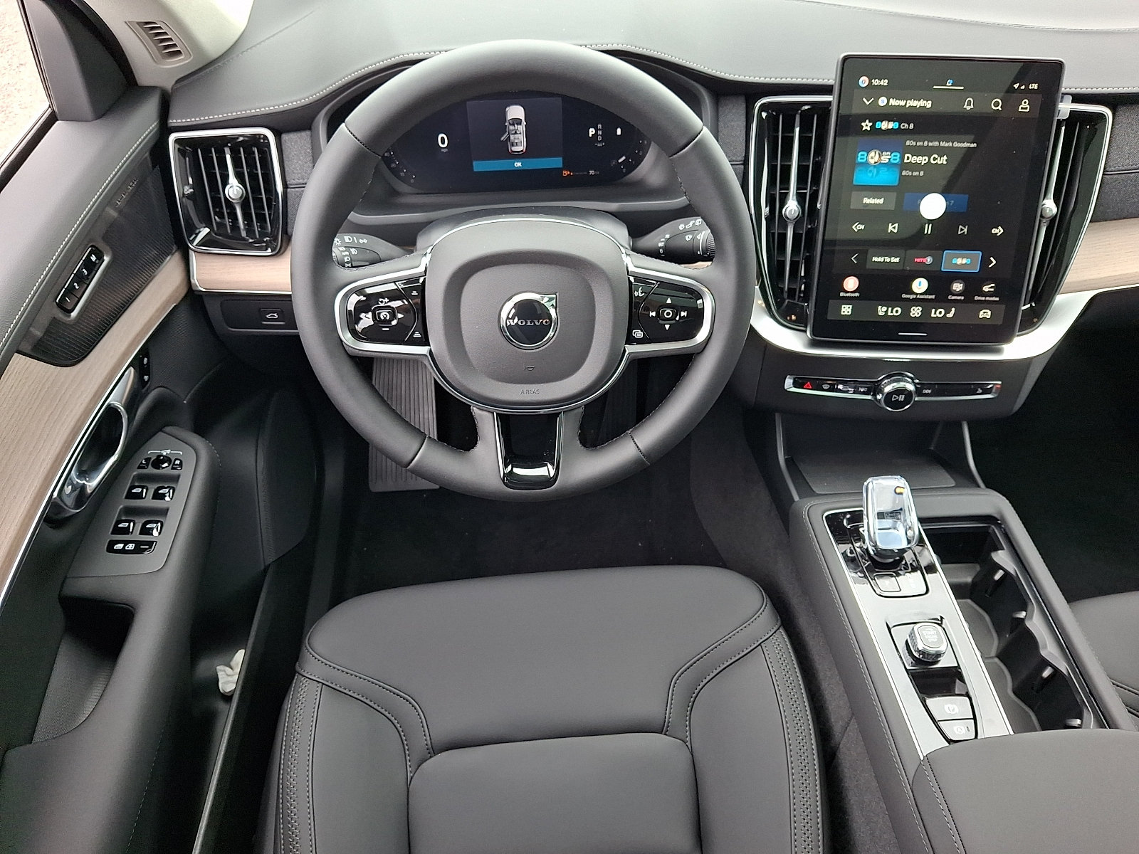 New 2027 Volvo XC90 B6 Plus AWD/4WD image 9