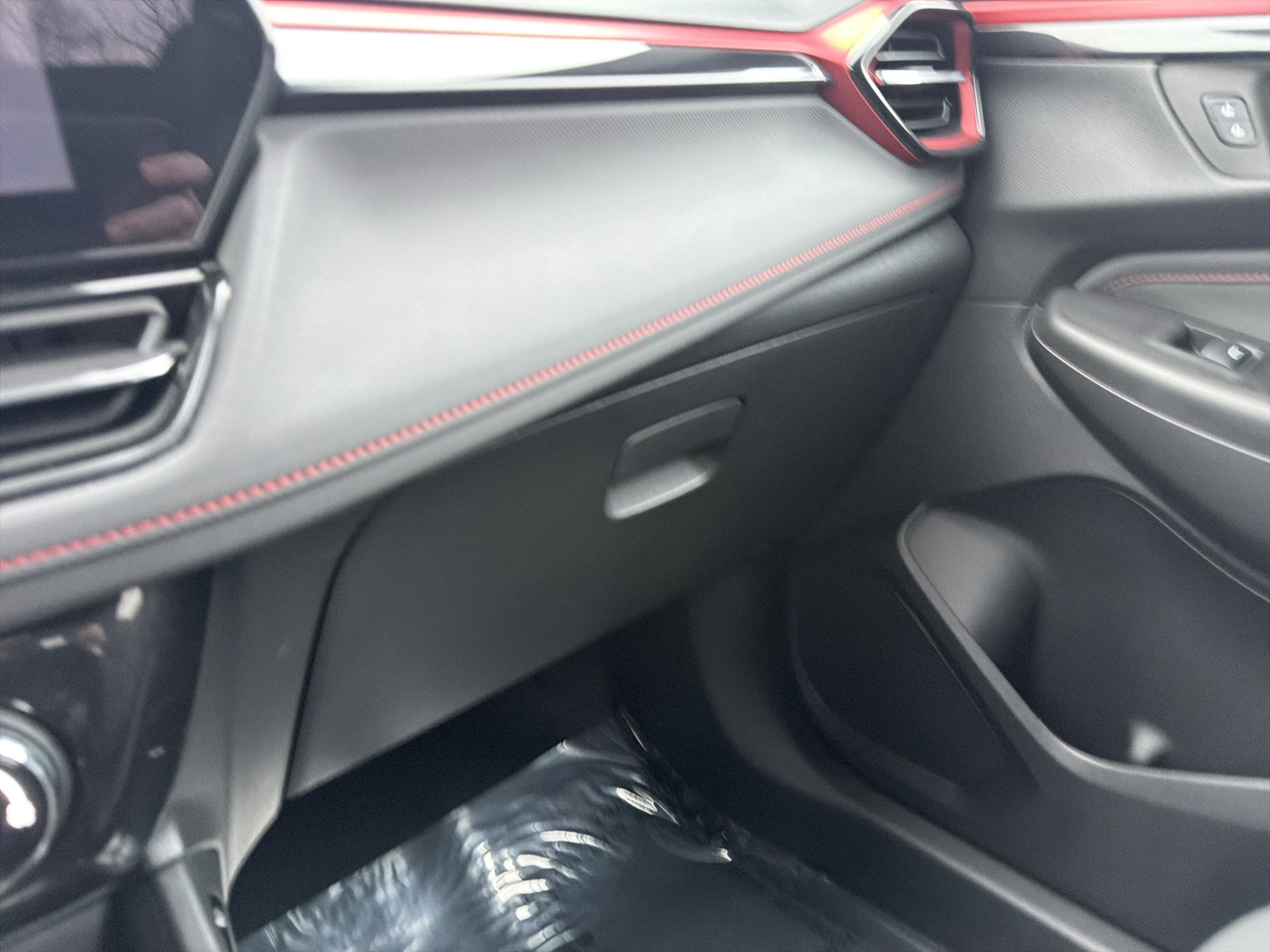 Used 2024 Chevrolet TrailBlazer RS w/ Driver Confidence Package image 36