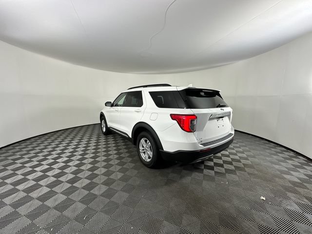 Used 2022 Ford Explorer XLT w/ Equipment Group 202A AWD/4WD image 10