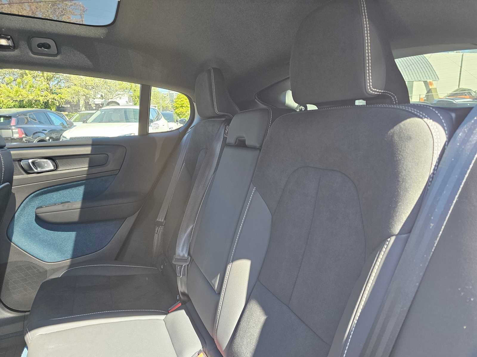 Certified 2023 Volvo C40 P8 Recharge Ultimate w/ Protection Package Premier image 17